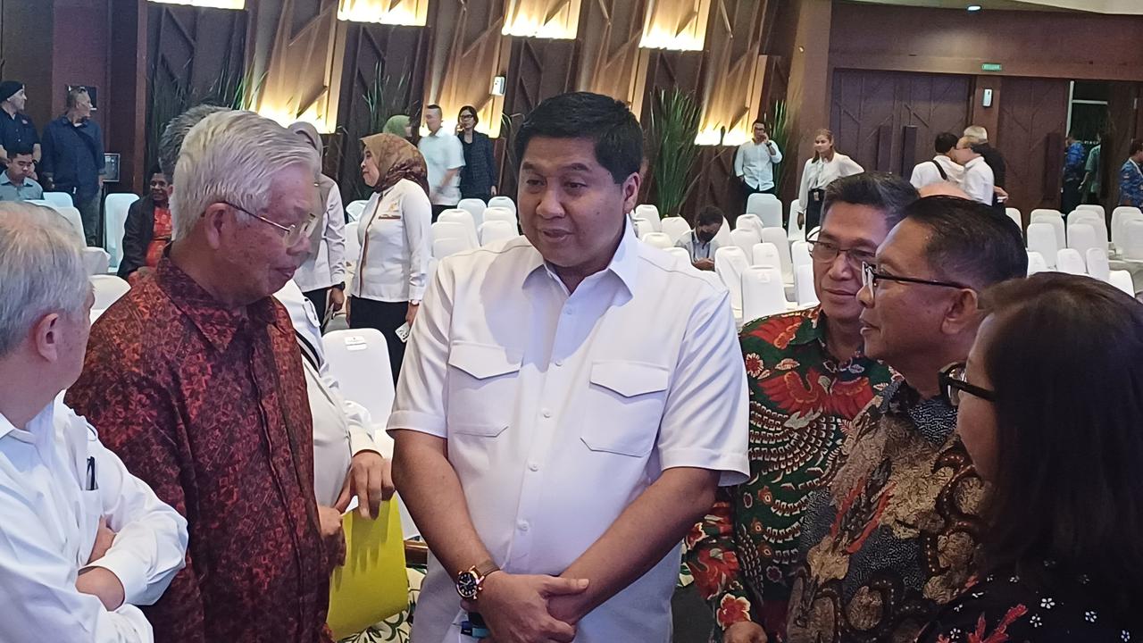 Menteri Perumahan Maruarar Sirait Bagi-bagi Rumah dari Tanah Sitaan Koruptor