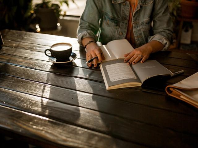 Ciri Ciri Teks Biografi Isi Struktur Dan Cara Menulisnya Yang Baik Hot Liputan6 Com