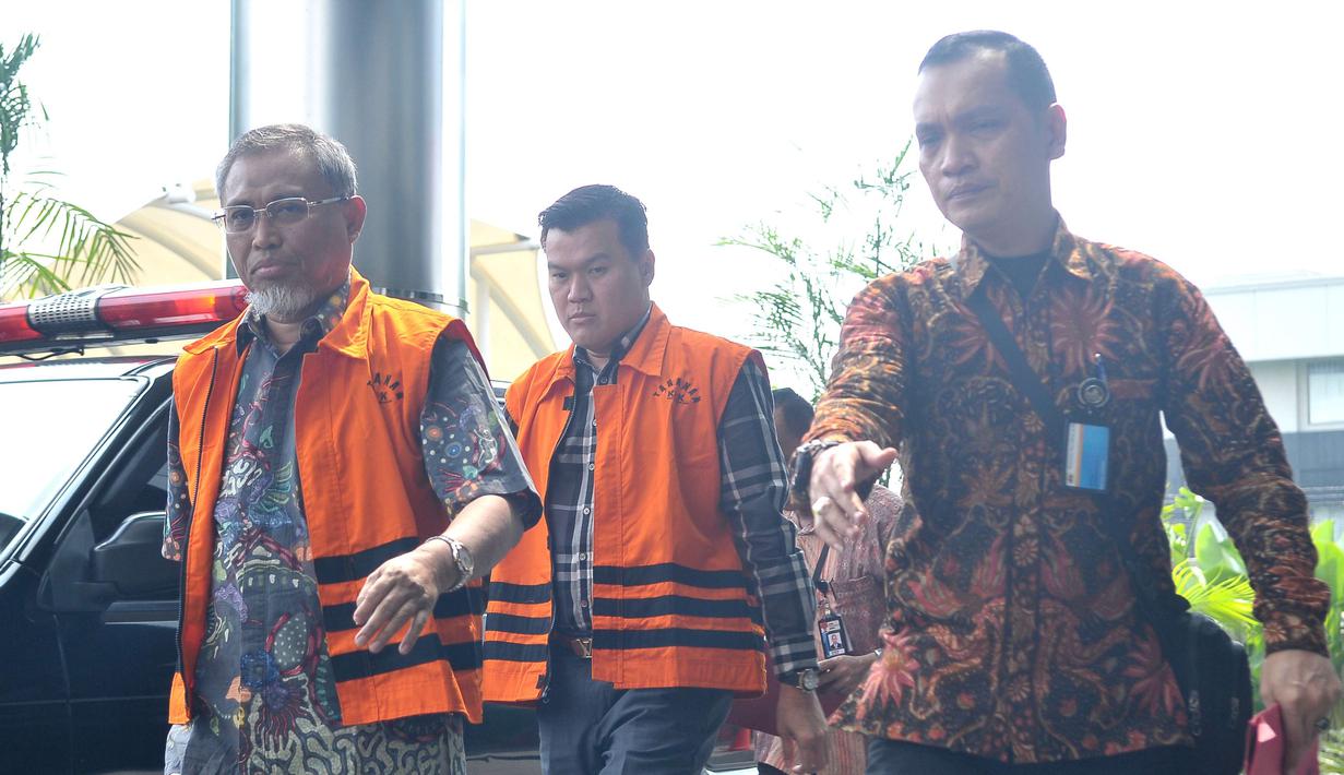 Andi Narogong diperiksa KPK sebagai tersangka terkait kasus dugaan korupsi mega proyek e-KTP, Jakarta, Senin (22/5). (Liputan6.com/Helmi Afandi)