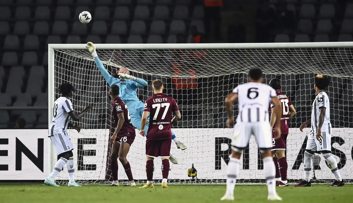 <p>Juventus pada pertandingan lanjutan Liga Serie A Italia di di Stadio Olimpico Grande Torino di Turin, Italia, Sabtu (15/10/2022). Torino kini tertahan di posisi 11 dengan selisih lima poin dari rival sekotanya. (Fabio Ferrari/LaPresse via AP)</p>