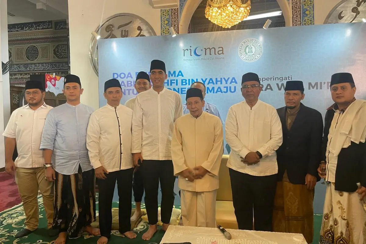 Habib Luthfi mengajak semua umat muslim mentaati perintah Allah menjalankan salat lima waktu. (Istimewa)