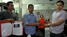 Aliansi Mahasiswa Peduli Parlemen mendatangi Mahkamah Kehormatan Dewan (MKD) DPR, Jakarta, Senin (21/9/2015). Mereka meminta MKD mengusut Puan Maharani dan Tjahjo Kumolo yang rangkap  jabatan sebagai anggota DPR dan Menteri. (Liputan6.com/Johan Tallo)