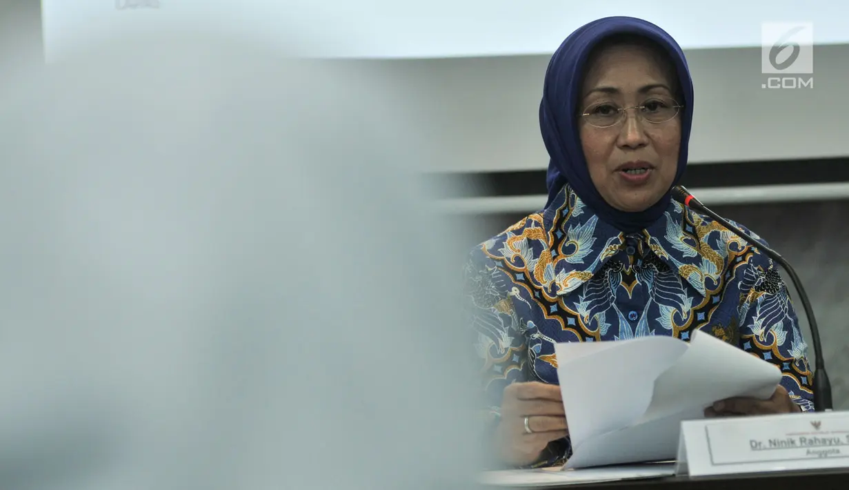 Anggota Ombudsman RI Ninik Rahayu saat memberikan keterangan hasil pengawasan terhadap Pelayanan Publik Lapas/Rutan di Jakarta, Senin (24/9). Dalam pengawasan dan sidak di sejumlah lapas, tim menemukan sejumlah fakta. (Merdeka.com/Iqbal S Nugroho)