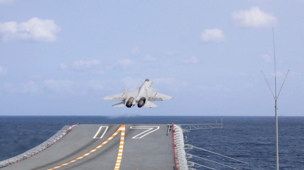 Taiwan Deteksi 62 Pesawat Militer China di Dekat Pulau Saat Kapal AS Melintas