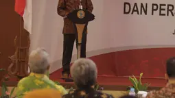 Dirut PT Pegadaian Sunarso memberi sambutan saat penandatanganan kerjasama di Jakarta, Rabu (18/4). Penandatanganan itu juga bentuk kerjasama untuk menyinergikan data dan informasi serta pensertifikatan. (Liputan6.com/Angga Yuniar)