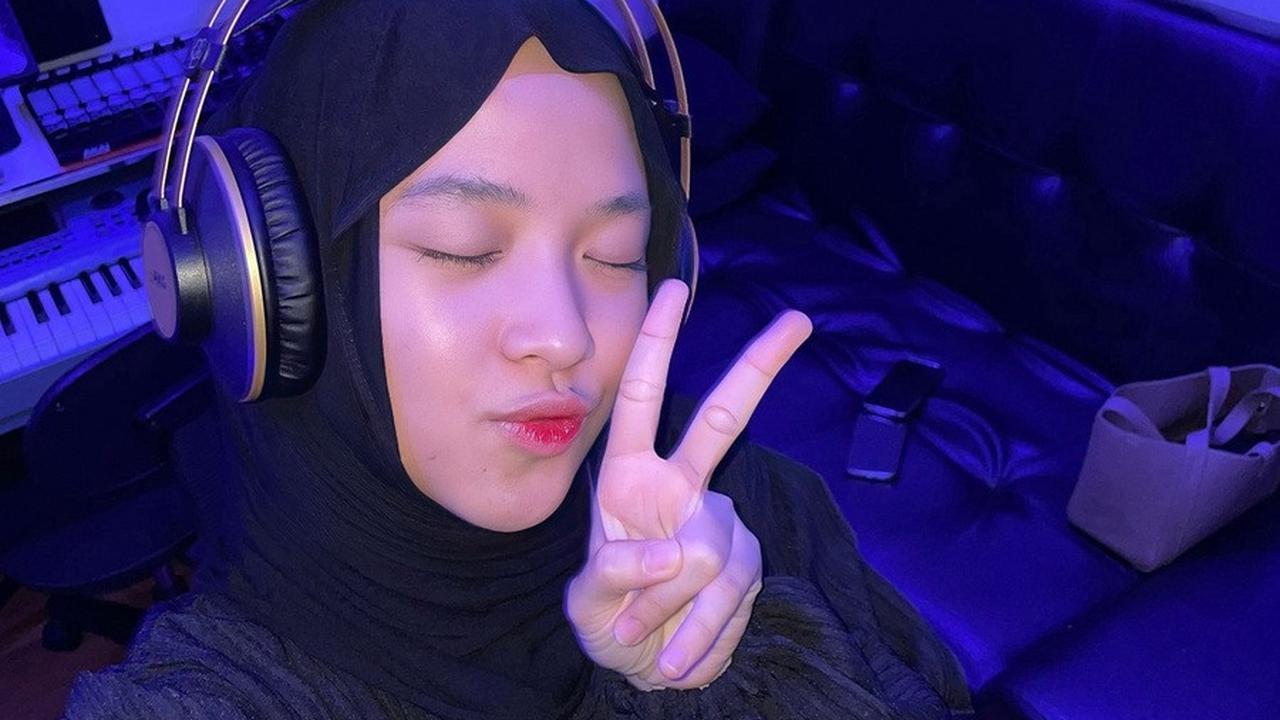 Sudah Menikah dengan Ayus Sejak Juli, Potret Nissa Sabyan yang Kini Makin Cantik dan Selalu Terlihat Bahagia