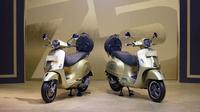 Vespa 75th Anniversary Limited Edition, dalam model Vespa Primavera (150 cc) dan GTS (300 cc). (Dok. Vespa Indonesia)