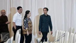 Presiden Jokowi (kanan) didampingi Menko PMK Puan Maharani (tengah) dan Menko Polhukam Luhut Binsar Pandjaitan (kedua kiri) saat meninjau persiapan KTT OKI di JCC, Jakarta, (4/3). KTT OKI digelar pada 6-7 Maret 2016.(Liputan6.com/Faizal Fanani)