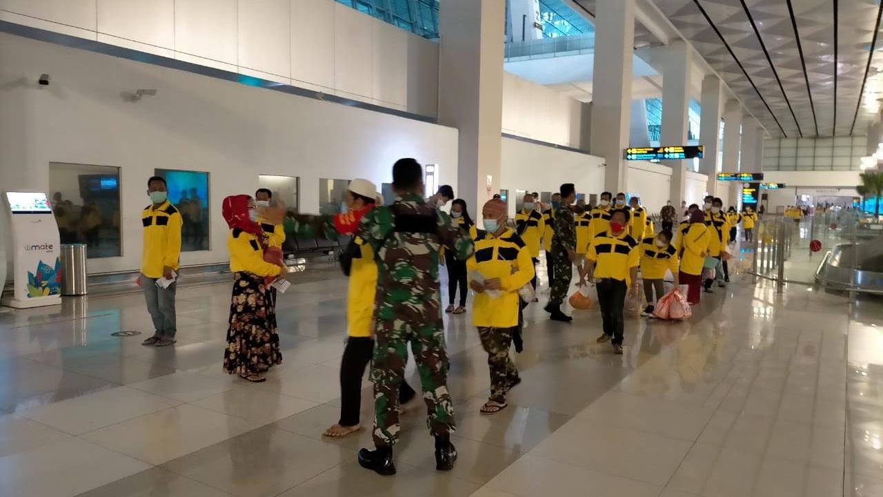 Kemnaker kembali  memfasilitasi pemulangan 131 Pekerja Migran Indonesia Bermasalah gelombang kedua dari Malaysia melalui Bandara Soekarno-Hatta (Soetta),  Minggu (27/6/2021).