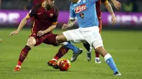SSC Napoli v AS Roma - San Paolo stadium, Naples, Italy- 13/12/15SSC Napoli Miguel Allan (R) in action against Miralem Pjanic of AS RomaREUTERS/Ciro De Luca