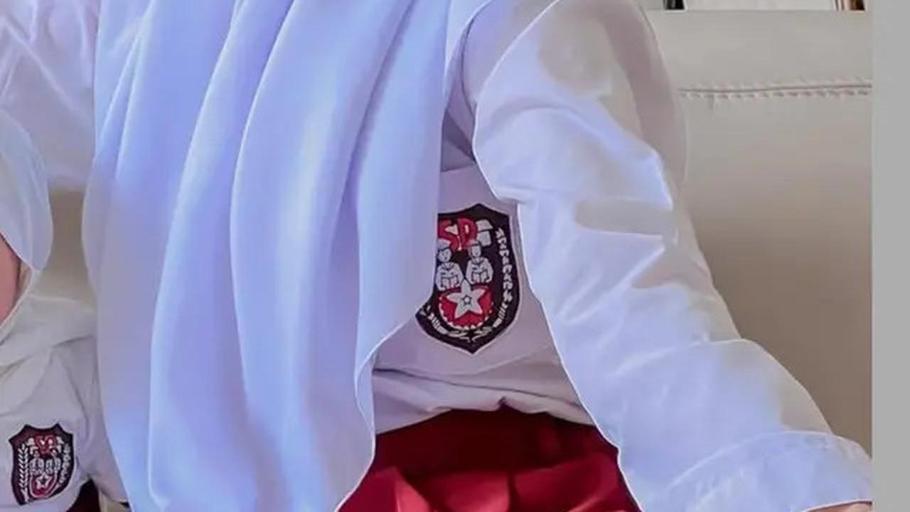 7 Outfit Merah Putih Hijab Artis, Cocok Dipakai Jalan Santai dan Lomba