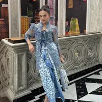 Penampilan Amel Carla kian memikat di usia dewasa. Ia hadir dengan gaya elegan. [Foto: Instagram/ Amel Carla]