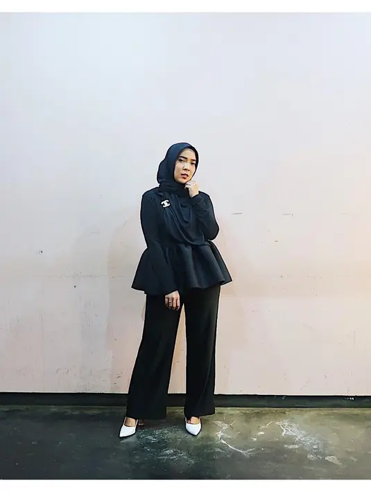 Chacha Frederica dan Fitri Tropica