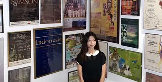 Tampil cantik bergaya preppy look, Yuki Kato kerap memesona dengan paduan yang atraktif. [Foto: Instagram/ Yuki Kato]