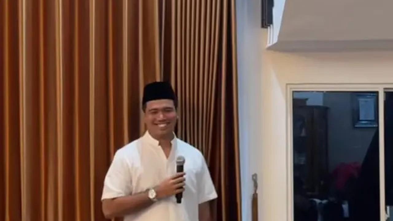7 Potret Pengajian Sederhana Frans Faisal Jelang Menikah, Gaya Hijab Fuji Menawan