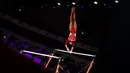 <p>Pesenam putri Indonesia, Salsabilla Hadi Pamungkas beraksi pada nomor palang bertingkat dalam Kejuaraan Dunia Gimnastik 2025 di Indonesia Arena, Senayan, Jakarta, Selasa (21/10/2025). (Bola.com/Bagaskara Lazuardi)</p>