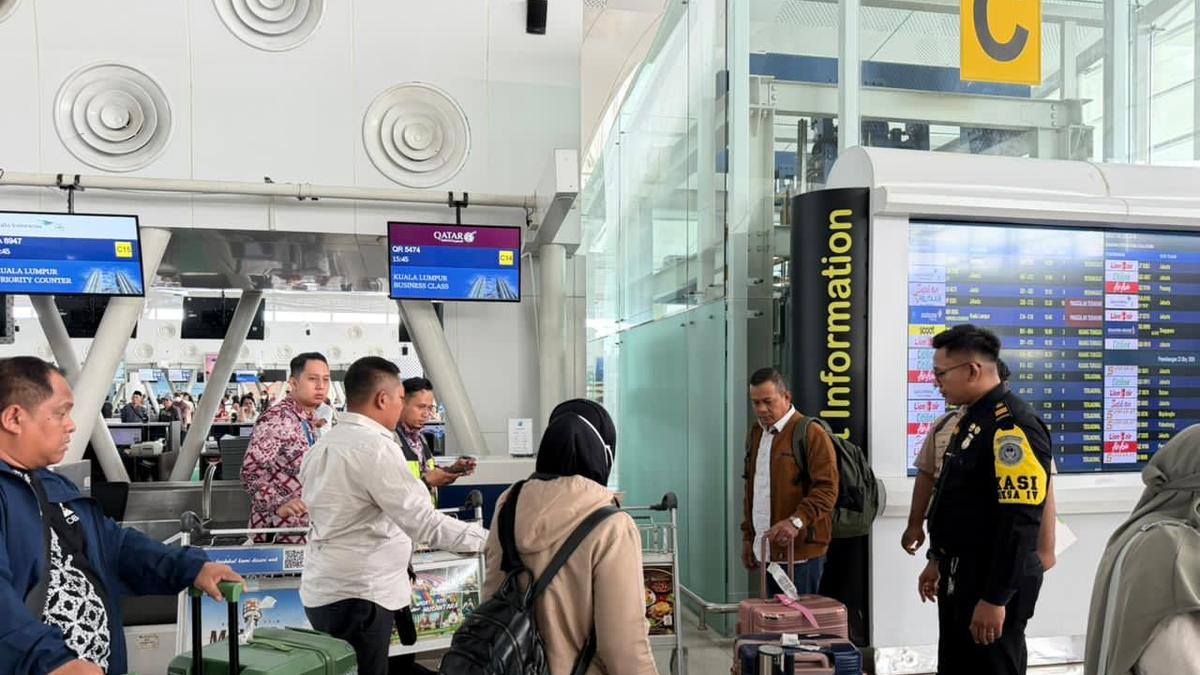 Cara Nekat 13 Orang Berangkat Haji Berakhir di Imigrasi