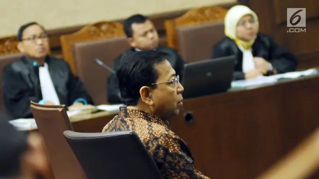 Tersenyum, Setya Novanto Jalani Sidang Pembacaan Tanggapan Eksepsi Dakwaan