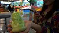 Buah Pir Berbentuk Bayi dan Buddha Ada di Tiongkok
