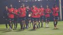 Timnas Bahrain melakukan sesi latihan perdana di Lapangan A, Senayan, Jakarta pada Sabtu (22/03/2025) WIB malam.
