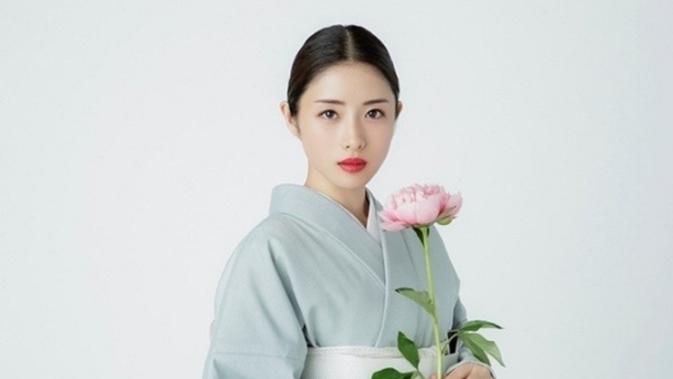 Satomi Ishihara dalam Born to Be Flower (GEM TV)