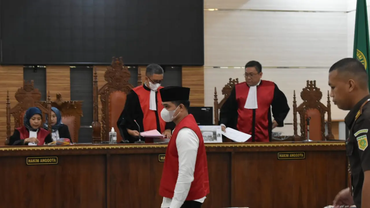 AKP Andri Gustami saat menjalani sidang dakwaan di PN Tanjung Karang, Bandar Lampung