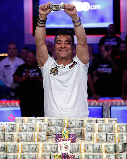 FOTO: Juara Poker Dunia, Hossein Ensan Raih Rp 139 Miliar - Photo Liputan6.com