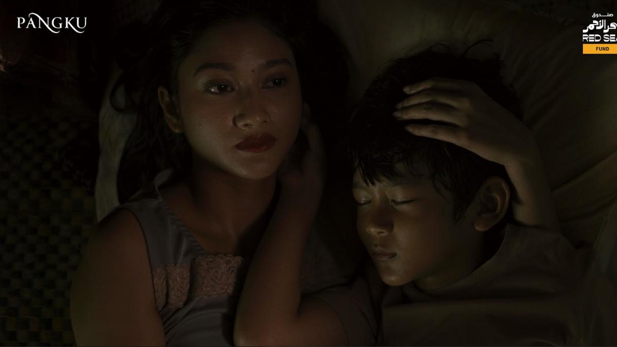 Tayang 6 November, Ini Sinopsis Film Pangku Karya Reza Rahadian Raih 4 Penghargaan