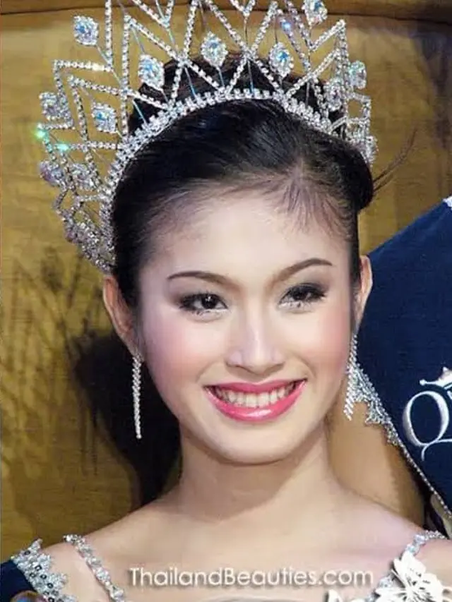 6 Potret Lawas Nong Poy di Kontes Miss Tiffany 2004, Transgender Tercantik Thailand