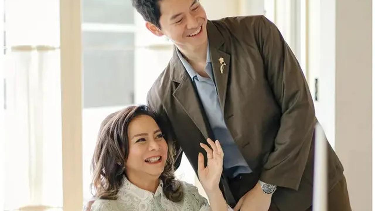 7 Potret Penampilan Awet Muda Addie MS dan Memes di Momen Lamaran Tristan Juliano