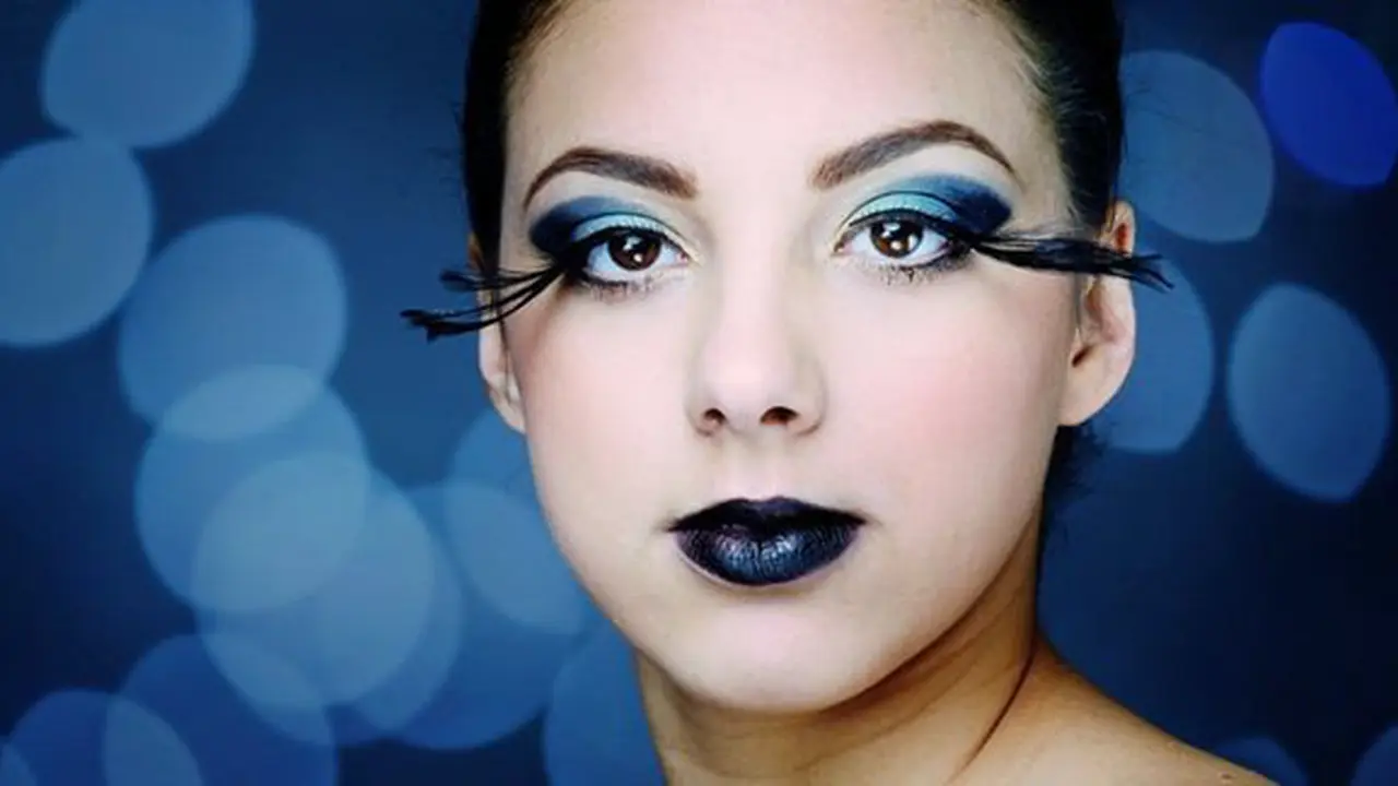 Makeup tebal/copyright Pexels.com