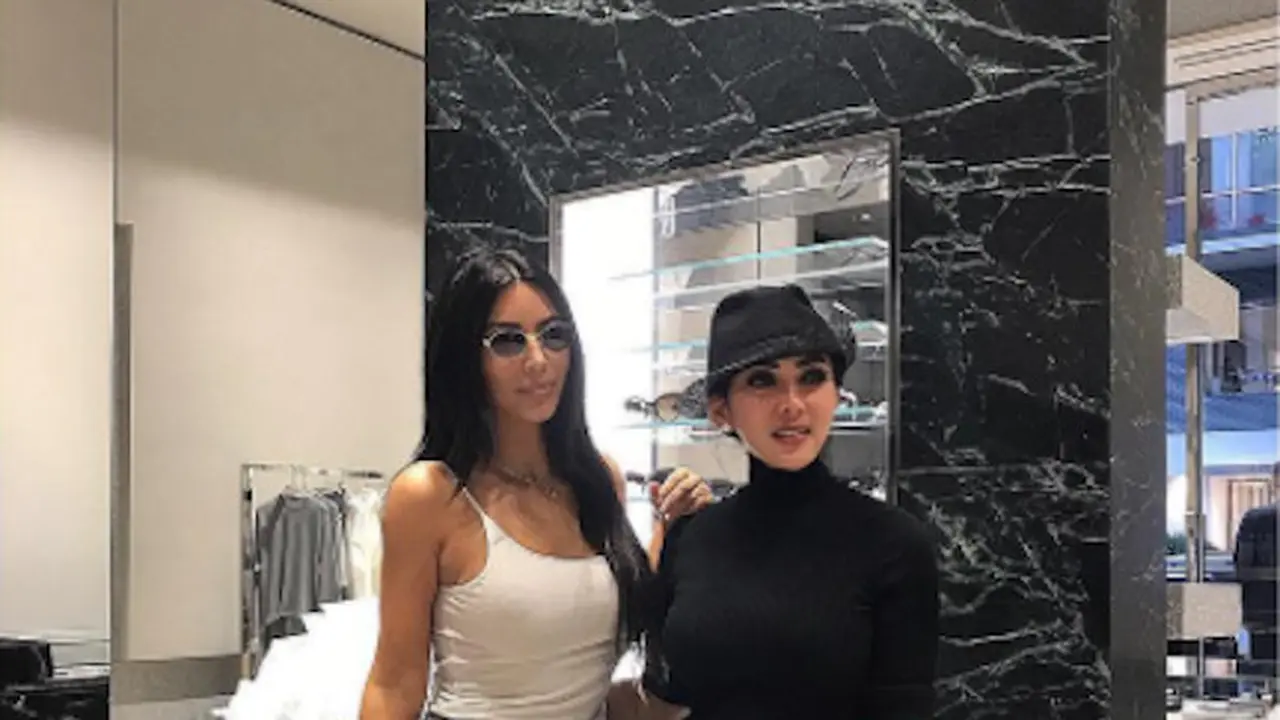 [Bintang] Fashion Syahrini dan Kim Kadarshian