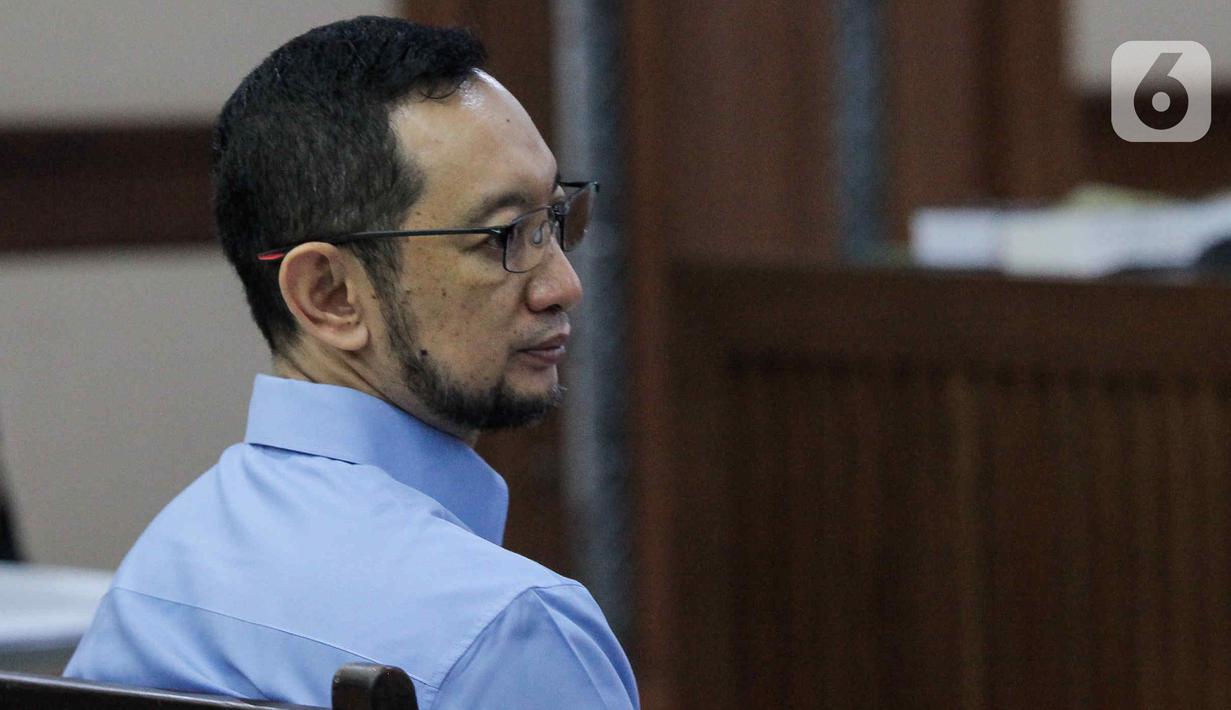 Mantan Kepala Kantor Bea Cukai Makassar Andhi Pramono menjalani sidang perdana diselenggarakan di Pengadilan Tipikor pada Pengadilan Negeri Jakarta Pusat, Rabu (22/11/2023). (Liputan6.com/Herman Zakharia)