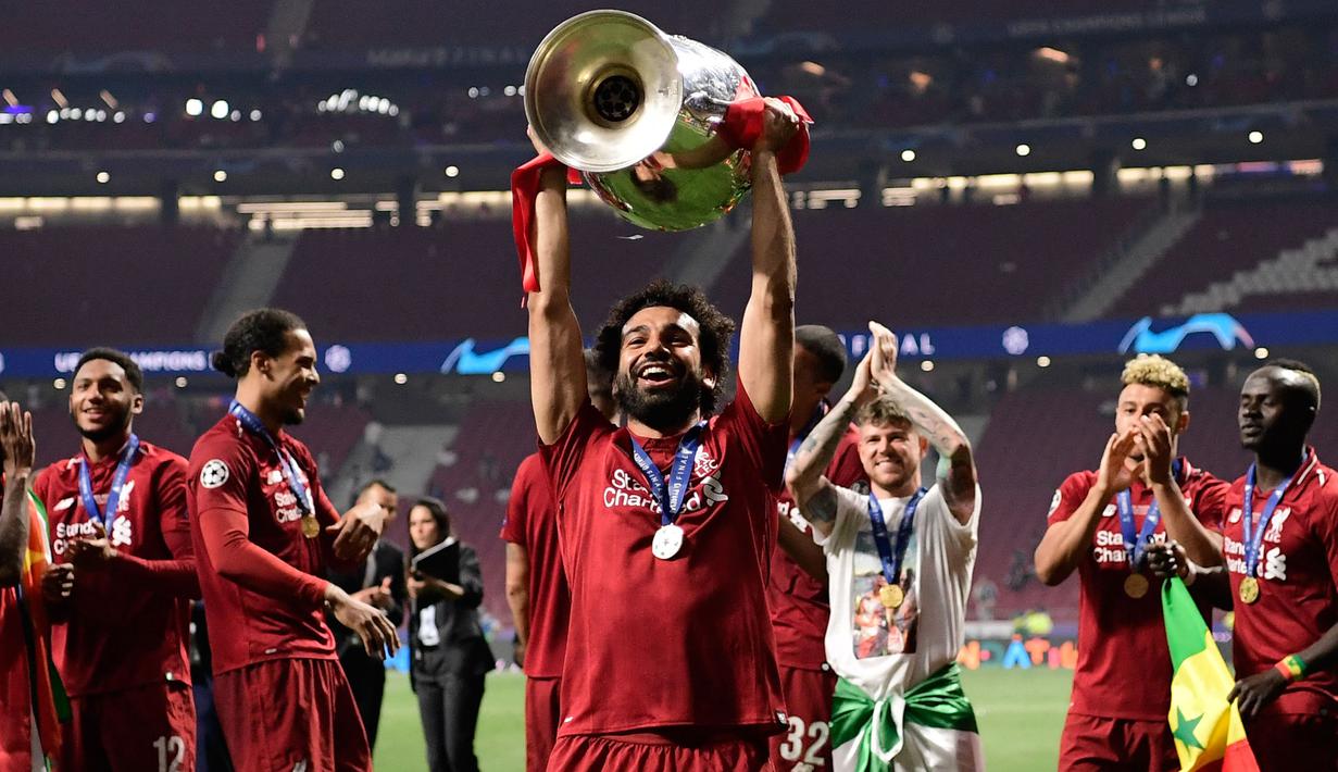 Mohamed Salah juga mampu membawa Liverpool sebagai klub Liga Inggris tersukses di Liga Champions usai menjuarai ajang tersebut pada musim 2018/2019. Runner Up Piala Afrika 2021 tersebut juga mampu mencetak gol kemanangan untuk The Reds saat menghadapi Tottenham di partai final. (AFP/Javier Soriano)