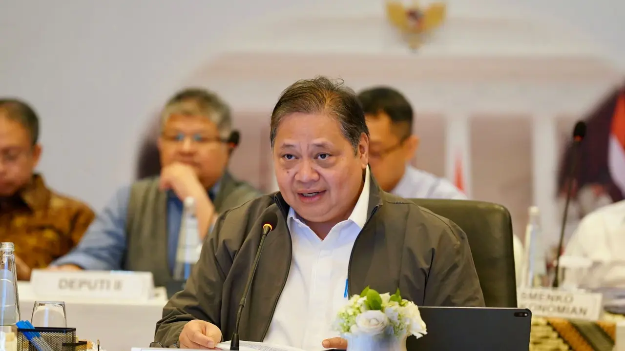 Menko Perekonomian Airlangga Hartarto saat memimpin rapat koordinasi terbatas bersama tujuh menteri yang berada di bawah koordinasi Kemenko Perekonomian.