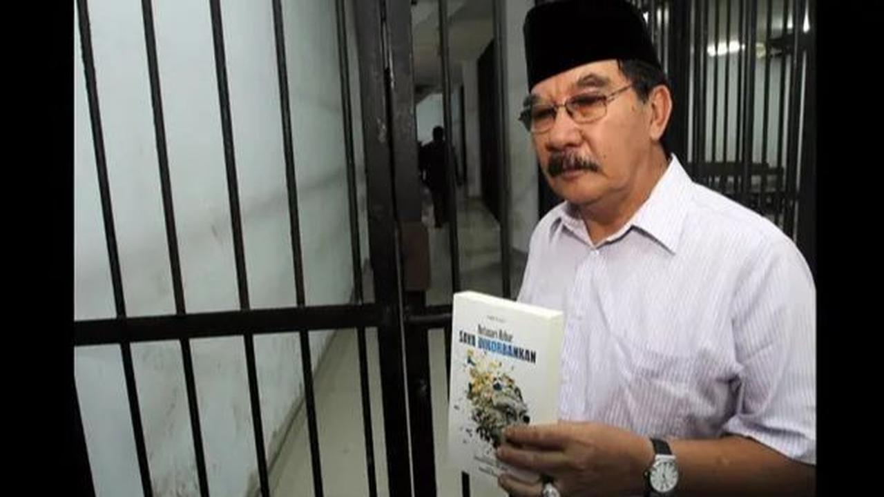 <b>Antasari Azhar</b>