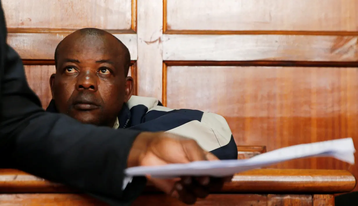 Samuel Kamau Karanja saat berada di pengadilan Magistrates Court di Nairobi , Kenya (3/5/2016). Gedung itu ambruk setelah Nairobi dilanda hujan paling deras sepanjang musim penghujan di negara tersebut. (REUTERS / Thomas Mukoya) 