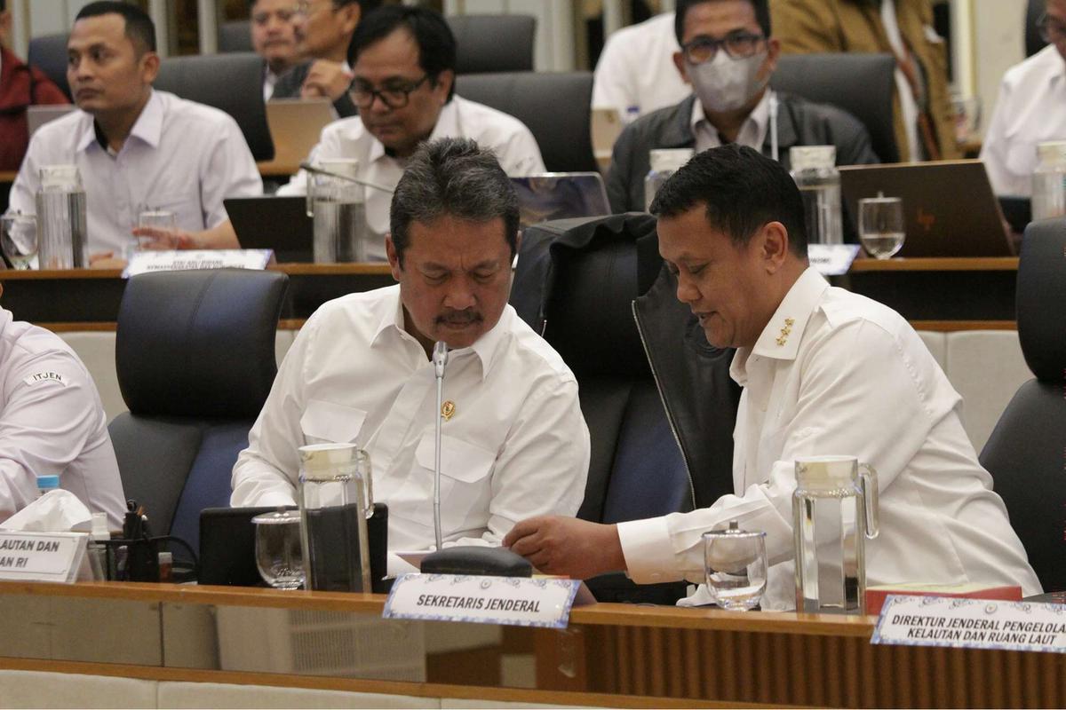 Rapat kerja Komisi IV DPR dengan Menteri KKP Sakti Wahyu Trenggono