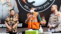 Aktor Revaldo Fifaldi Suria Permana dihadirkan untuk rilis kasus penyalahgunaan Narkoba di Polda Metro Jaya, Jumat (13/1/2023)