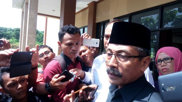 Pejabat daerah menolak dilantik