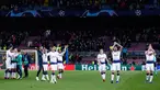 Ekspresi pemain Tottenham Hotspur usai menahan imbang Barcelona dalam matchday keenam Grub B Liga Champions di Stadion Camp Nou, Barcelona, Spanyol, Selasa (11/12). Tottenham dan Barcelona lolos ke 16 besar Liga Champions. (AP Photo/Manu Fernandez)