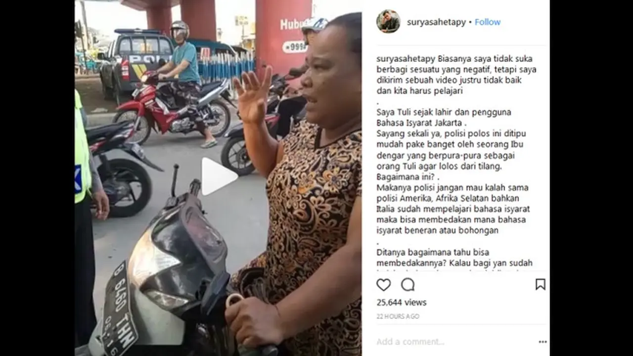 Emak-Emak naik motor