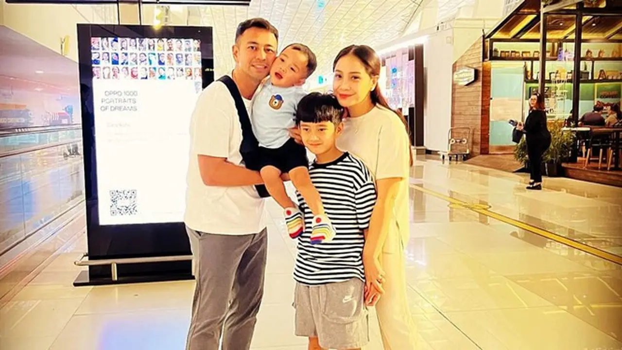 Demi Kerjaan, Ini 8 Momen Haru Raffi Ahmad dan Nagita Slavina Pergi ke Spanyol Tanpa Anak