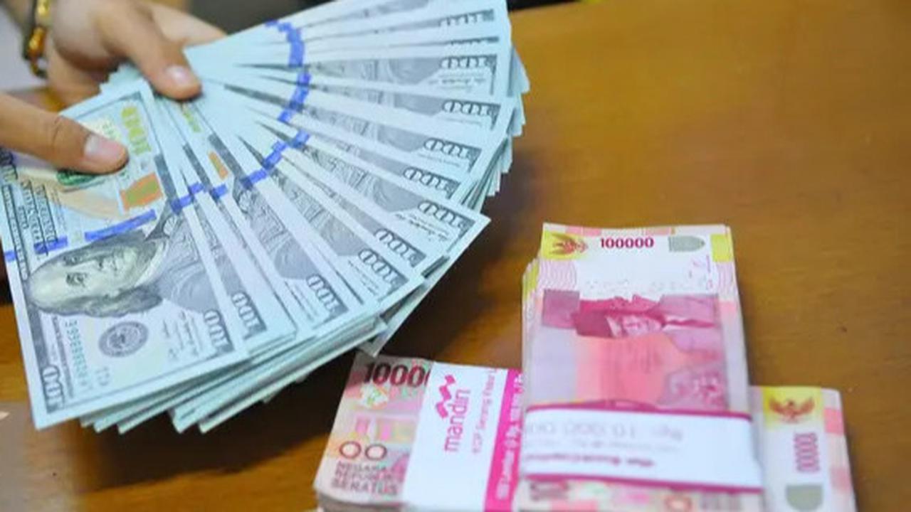 Nilai Tukar Rupiah Anjlok, Krisis 1998 Bakal Terulang?