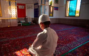 10 Rekomendasi Surat Pendek untuk Sholat yang Paling Mudah Dihafal Anak