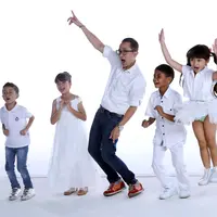 Puluhan tahun Lukman Sardi menjadi bintang film. Meski telah banyak malang melintang di dunia akting, aktor senior itu masih merasa kesulitan saat bermain dengan anak-anak. Begitu juga dirasakan dalam film Surat Kecil Untuk Tuhan.(Nurwahyunan/Bintang.com)