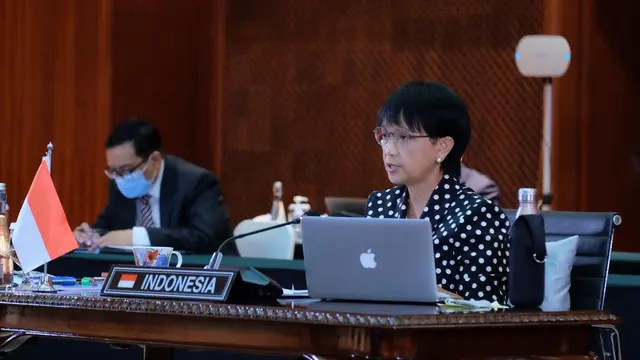 Menlu Retno dalam acara press briefing bersama awak media pada Jumat (4/9/2020).