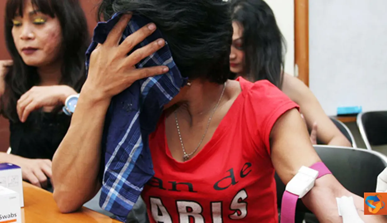 Citizen6, Bogor: Razia Pekat dilakukan di Kota Bogor karena Bogor menjadi contoh salah satu Kota Halal 2011, dan juga menjelang Bulan Suci Ramadhan 2011 nanti. (Pengirim: Tri Iswanto)