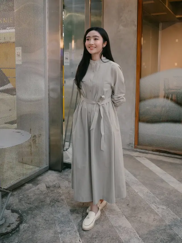 Gaya Santun Febby Rastanty, Satu Tunik Dua Look untuk Lebaran hingga Hangout