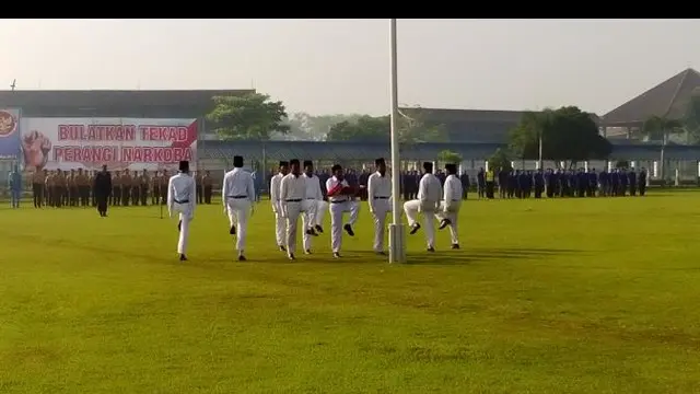 News Flash : Napi Teroris Umar Patek Kibarkan Bendera Merah Putih